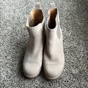 Crown Vintage Tan Ankle Boots